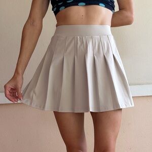 Chic Beige Pleated Mini Skirt